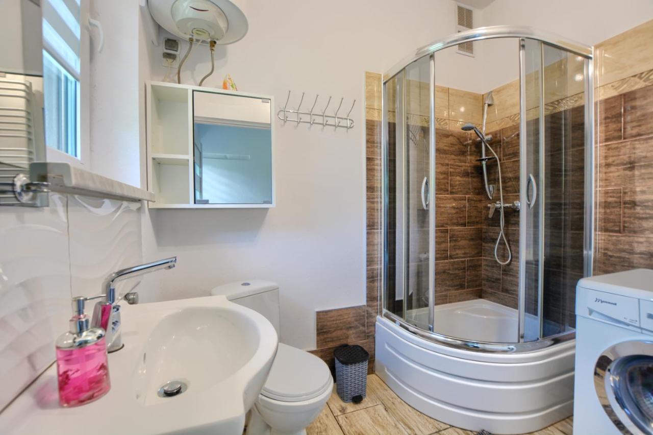Ceglany Apartament Ustrzyki Dolne Exterior foto
